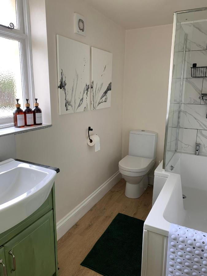 워튼 Hidden Gem In Heart Of Breckland 빌라 외부 사진