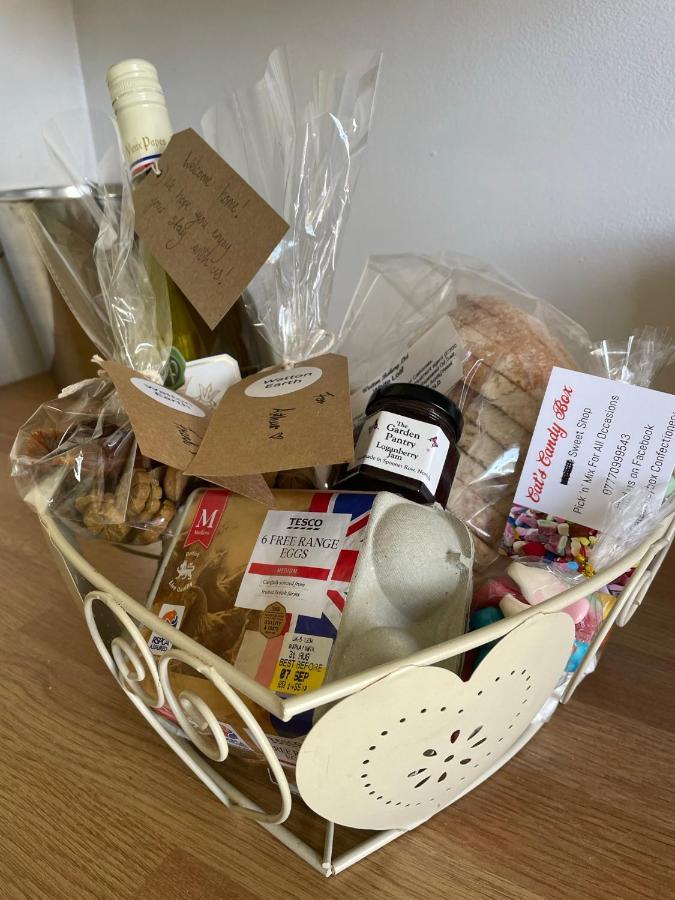 워튼 Hidden Gem In Heart Of Breckland 빌라 외부 사진